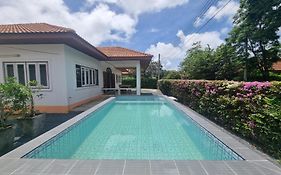 Mae Rampung Beach House Pool Villa